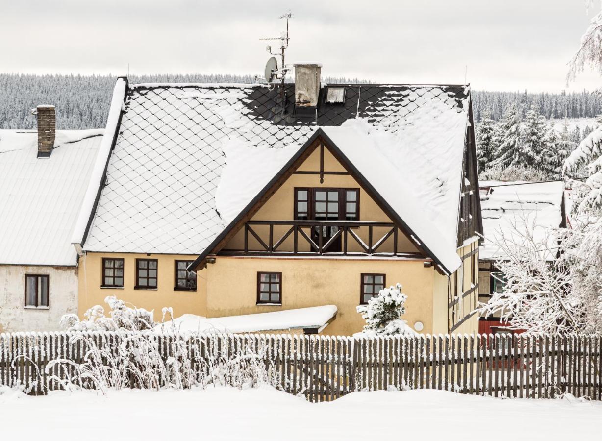 Chalupa Hrazdenka V Krusnych Horach Horní Blatná 外观 照片
